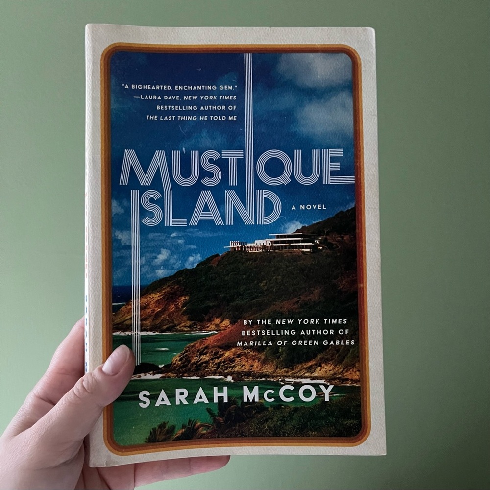 📚4/25$📚 
Mustique Island Novel by Sarah McCoy | Booktok